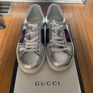 Gucci Ace Leather Low-Top Sneakers, Silver